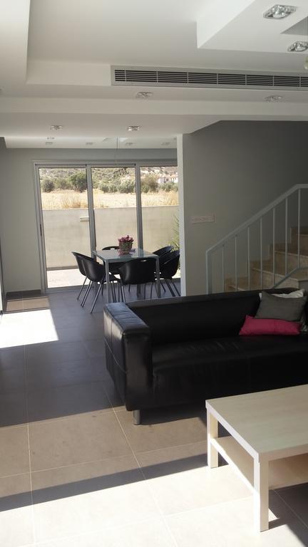 Palms Resort Apartments Alethriko Habitación foto