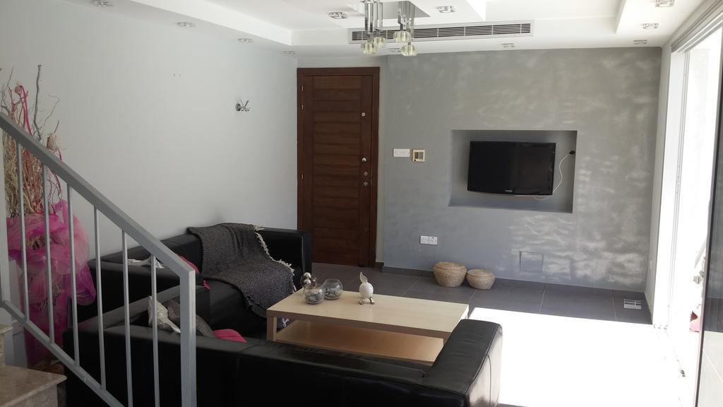 Palms Resort Apartments Alethriko Habitación foto