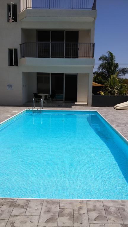 Palms Resort Apartments Alethriko Habitación foto