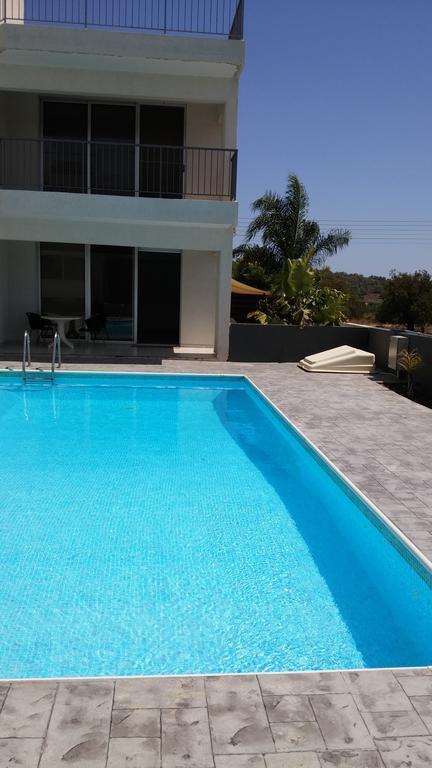 Palms Resort Apartments Alethriko Habitación foto