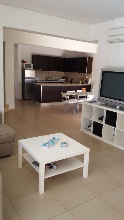 Palms Resort Apartments Alethriko Habitación foto