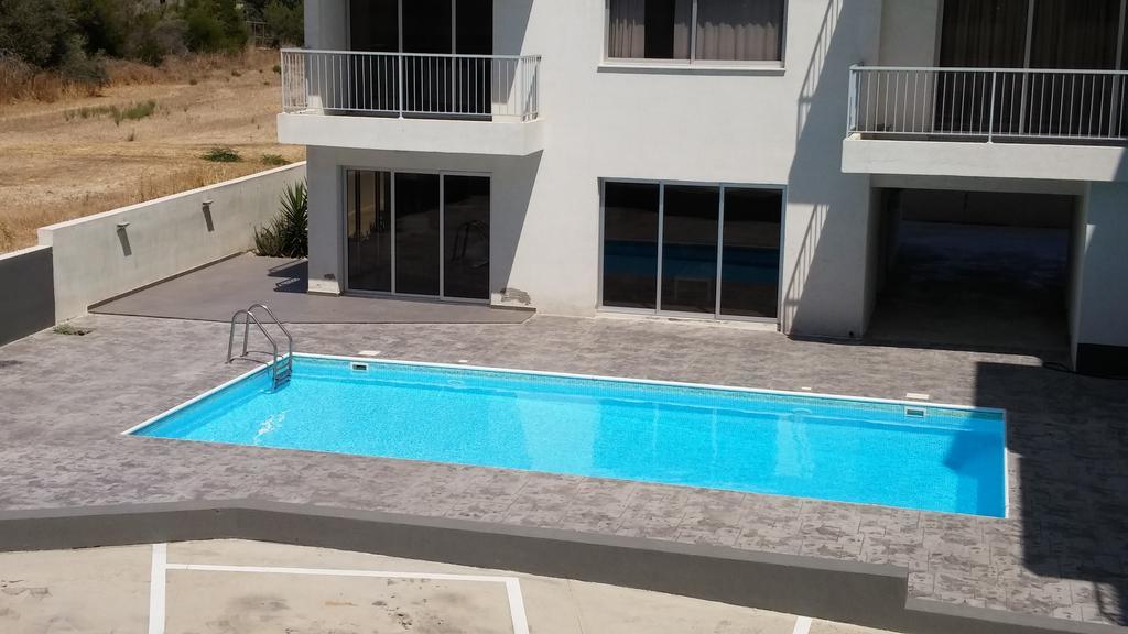 Palms Resort Apartments Alethriko Habitación foto